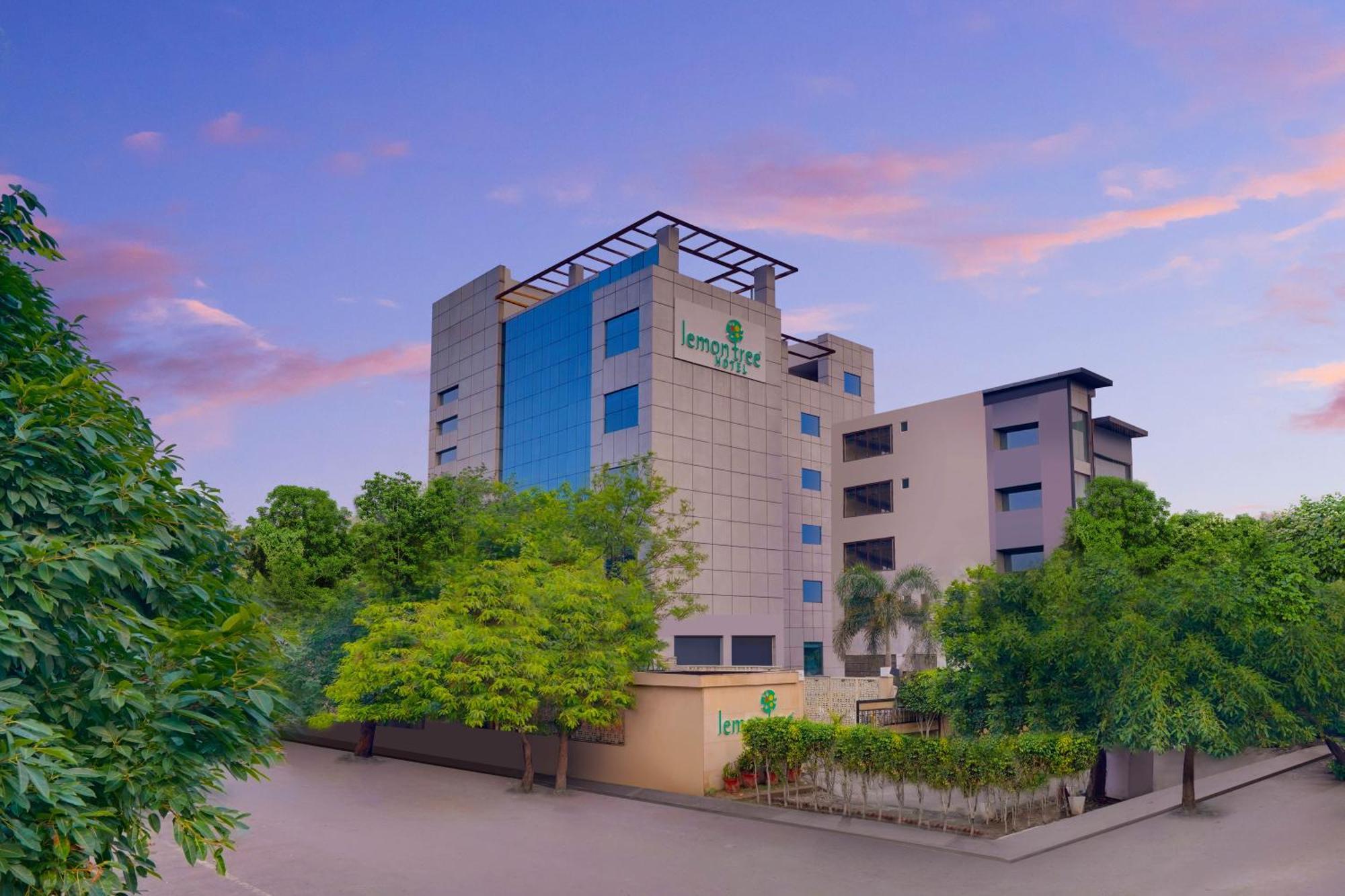 Lemon Tree Hotel, Noida Esterno foto