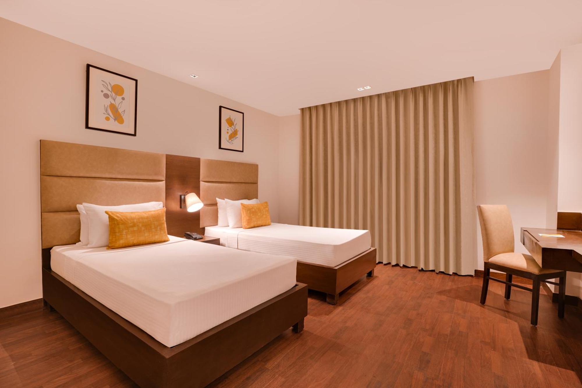 Lemon Tree Hotel, Noida Esterno foto