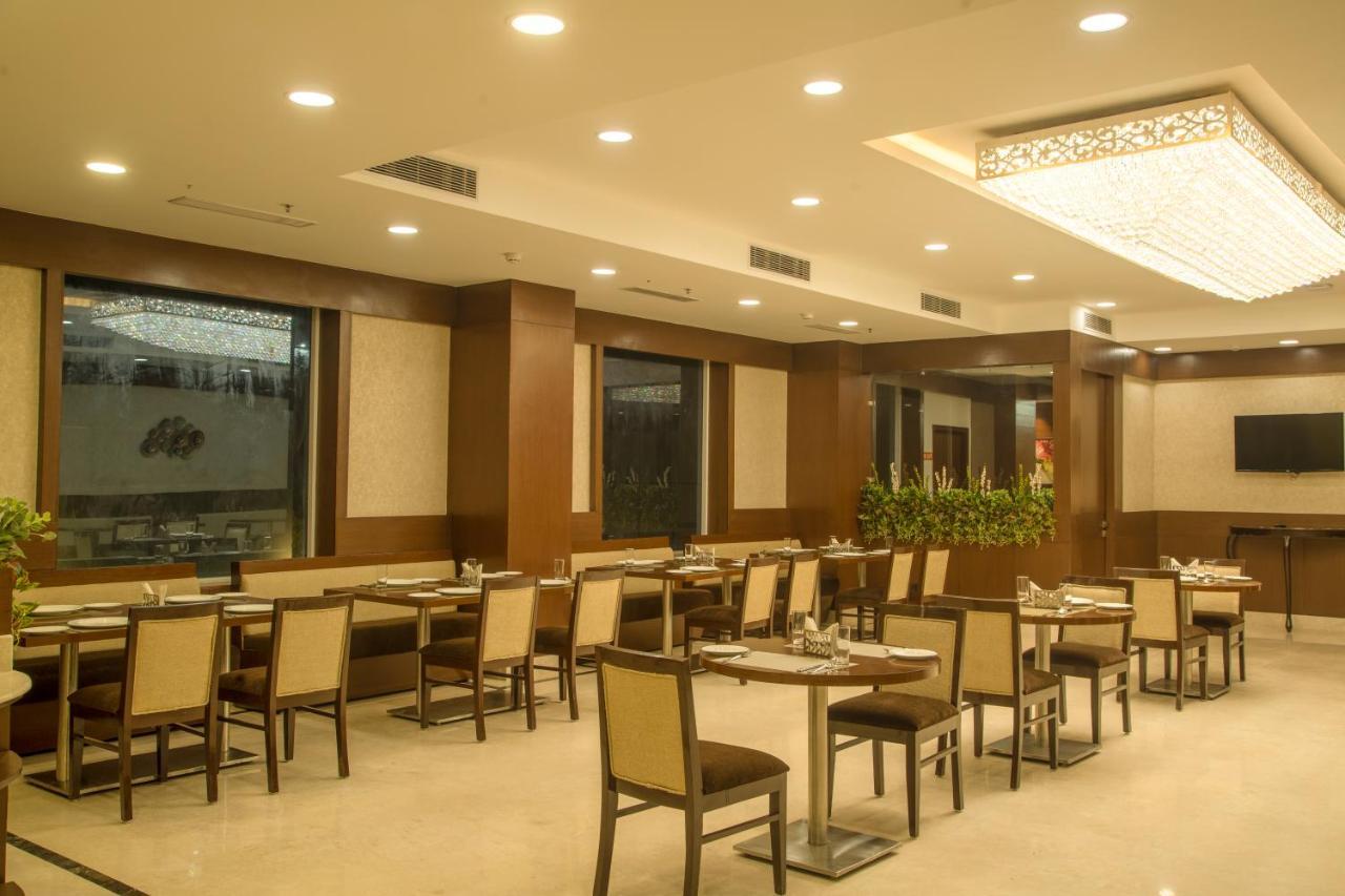 Lemon Tree Hotel, Noida Esterno foto